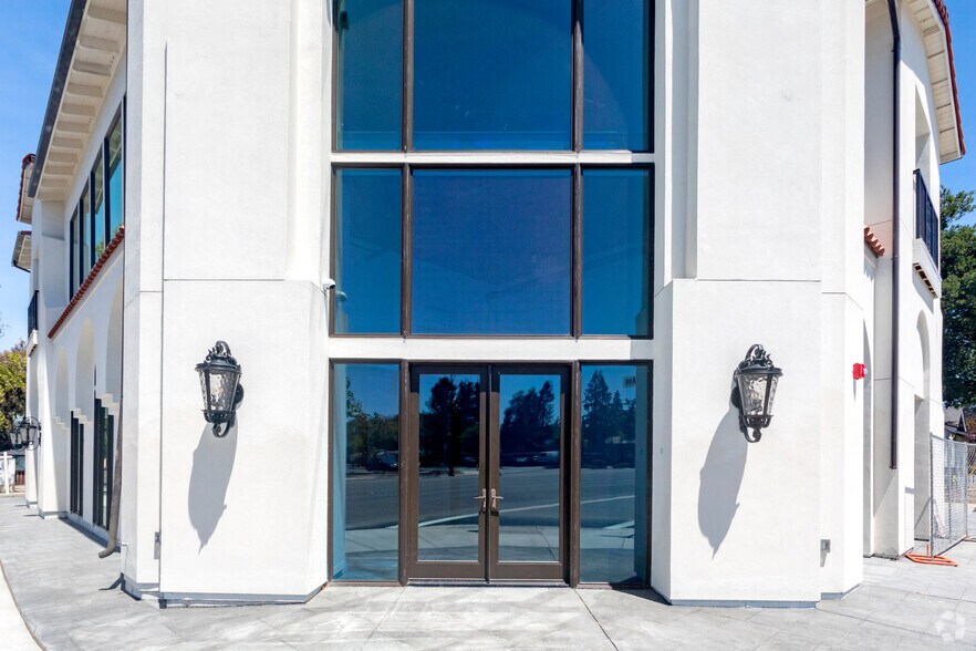 2220 Winchester Blvd, Campbell, CA à louer - Photo du bâtiment - Image 2 de 16