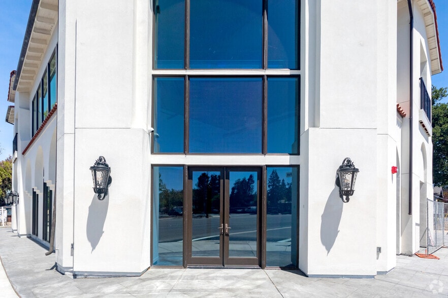 2220 Winchester Blvd, Campbell, CA à louer - Photo du bâtiment - Image 2 de 16