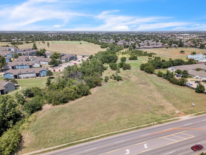7601 W Hefner Rd, Oklahoma City, OK à vendre - Photo du bâtiment - Image 2 de 8