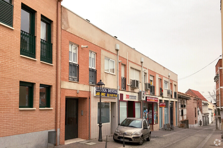 Calle Jardines, 30, Villanueva de Perales, Madrid à vendre - Photo du bâtiment - Image 2 de 2