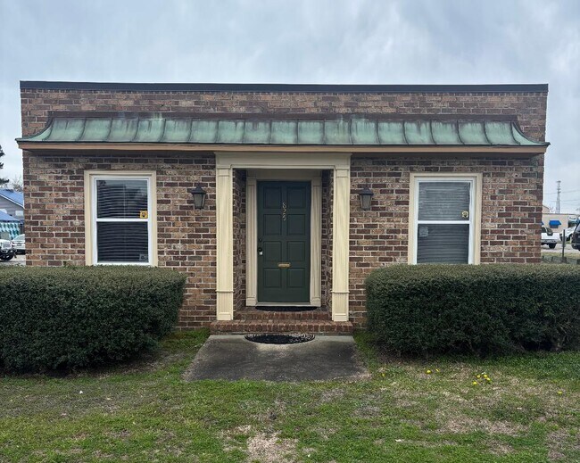 Plus de détails pour 825 1st Ave N, Surfside Beach, SC - Bureau à louer