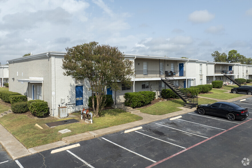 2500 E James St, Baytown, TX à vendre - Photo principale - Image 1 de 1