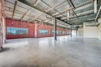 2005 W Park Dr, Irving, TX for lease Interior Photo- Image 1 of 3