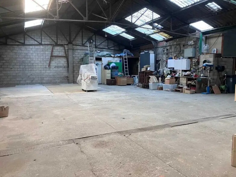 Industrial in Colombes for lease - Building Photo - Image 2 of 22