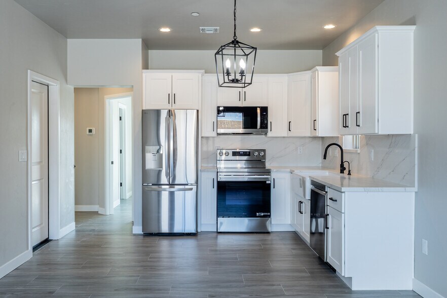 2786 McCulloch N blvd, Lake Havasu City, AZ à vendre - Photo du bâtiment - Image 3 de 25