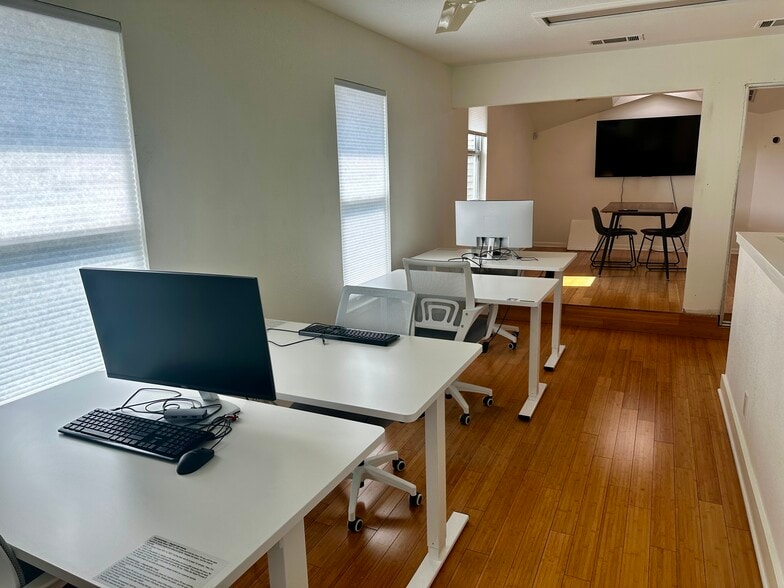 900 Lydia St, Austin, TX for lease - Building Photo - Image 3 of 22