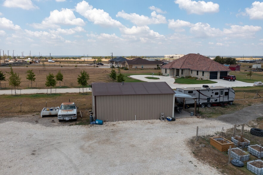 1316 County Road 305, Jarrell, TX for lease - Building Photo - Image 3 of 27