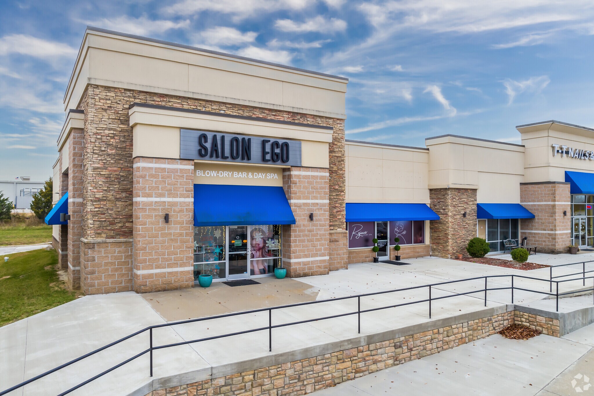 50 Hwy & 13 Hwy, Warrensburg, MO à louer Photo du bâtiment- Image 1 de 13