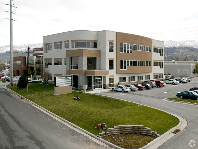 596 W 750 S, Bountiful, UT à louer - Photo du bâtiment - Image 2 de 17