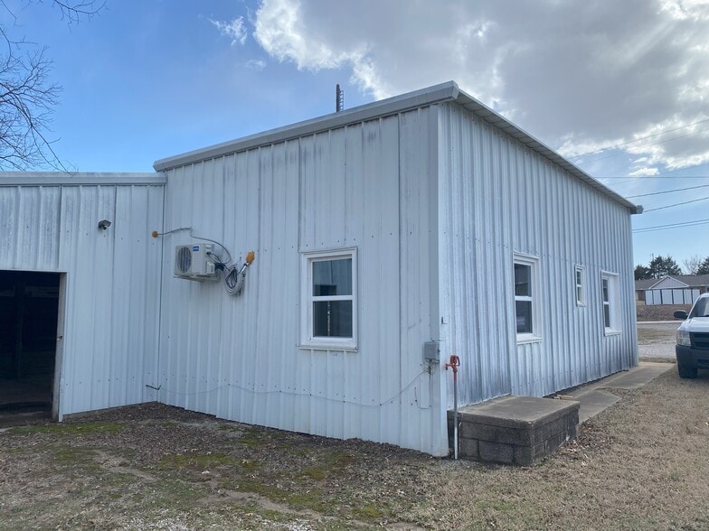 400 Boren Blvd, Seminole, OK à louer - Photo du bâtiment - Image 2 de 8