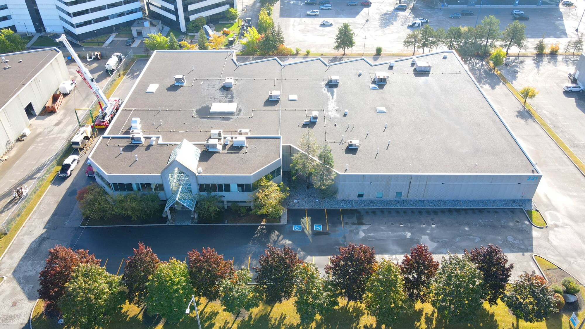 221 Whitehall Dr, Markham, ON à vendre Photo du bâtiment- Image 1 de 1