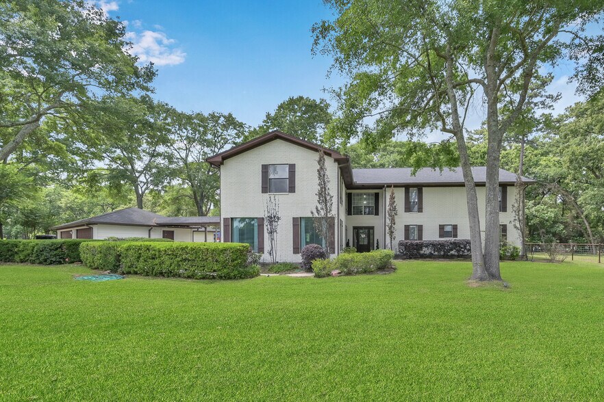 17691 Rogers Rd, New Waverly, TX à vendre - Photo du bâtiment - Image 3 de 51