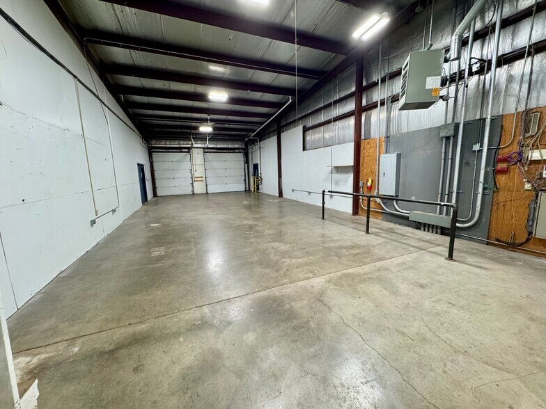 5821 Femrite Dr, Madison, WI for lease - Building Photo - Image 2 of 7