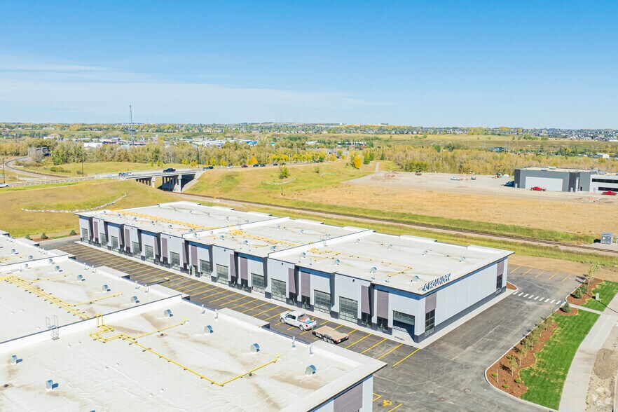 9 Southbank Cres, Okotoks, AB à vendre - Aérien - Image 3 de 3