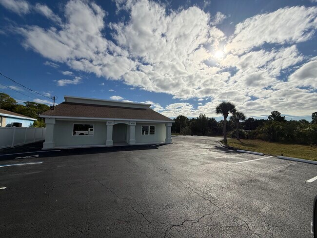 More details for 4000-4006 Shoal Line Blvd, Hernando Beach, FL - Office for Sale