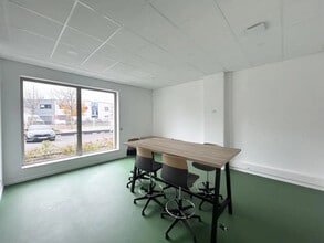 14 Chemin Des Hirondelles, Dardilly for lease Building Photo- Image 2 of 7