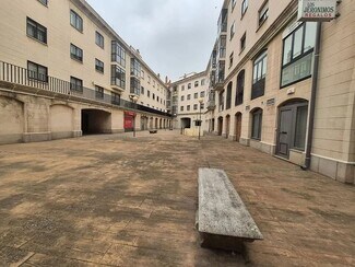 Plus de détails pour Multi-résidentiel à vendre