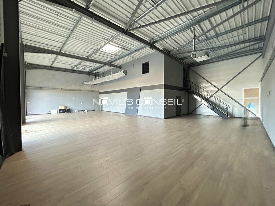 Flex in Saint-Jory for lease Interior Photo- Image 1 of 7