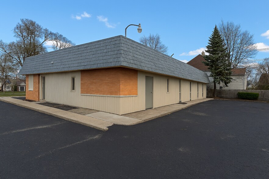230 North Ave, Mount Clemens, MI à louer - Photo du bâtiment - Image 2 de 20