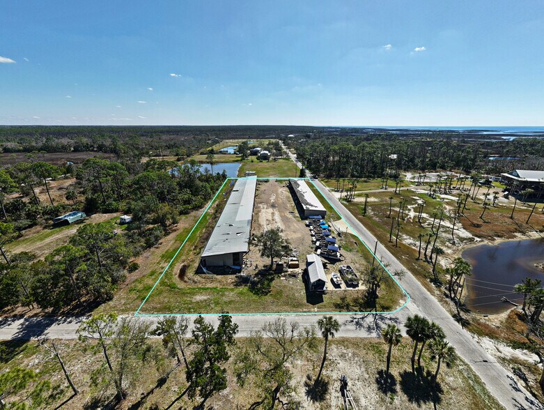 7022 SW 358 Hwy, Steinhatchee, FL à vendre - Photo du bâtiment - Image 3 de 11