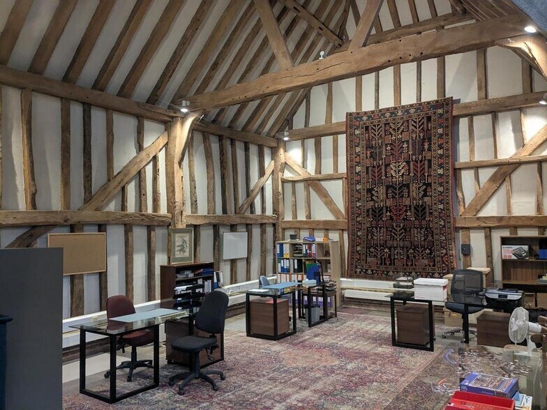 Unit 7 Birtley Courtyard, Guildford à vendre - Photo du bâtiment - Image 2 de 8