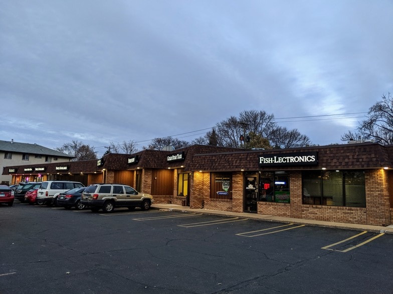 5005-5011 University Ave NE, Columbia Heights, MN for lease - Building Photo - Image 2 of 5