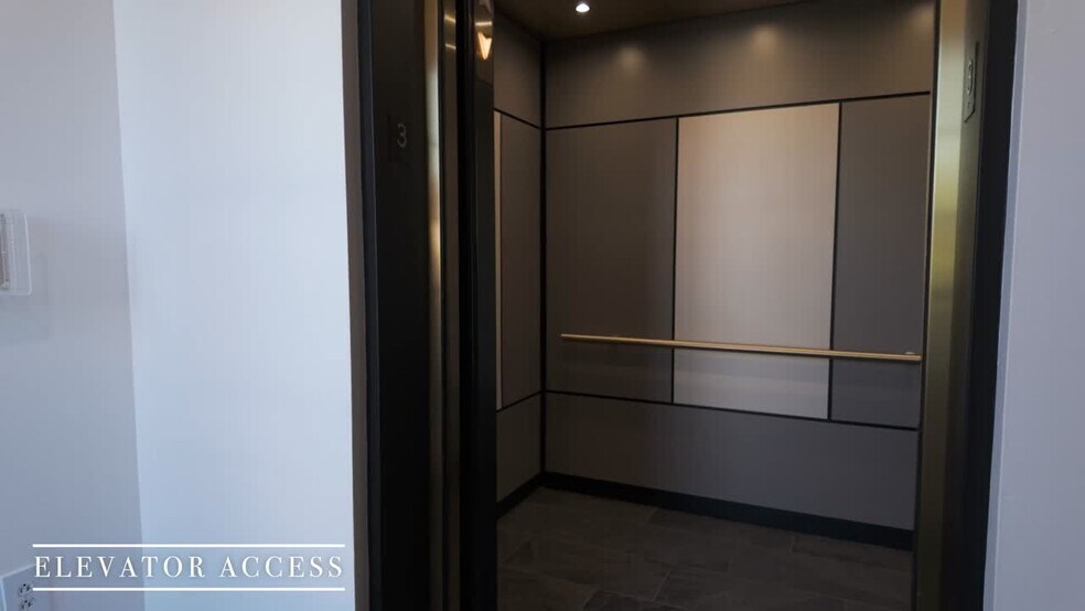 85 Village Ln, Colleyville, TX à louer - Vidéo sur l’inscription commerciale - Image 3 de 11