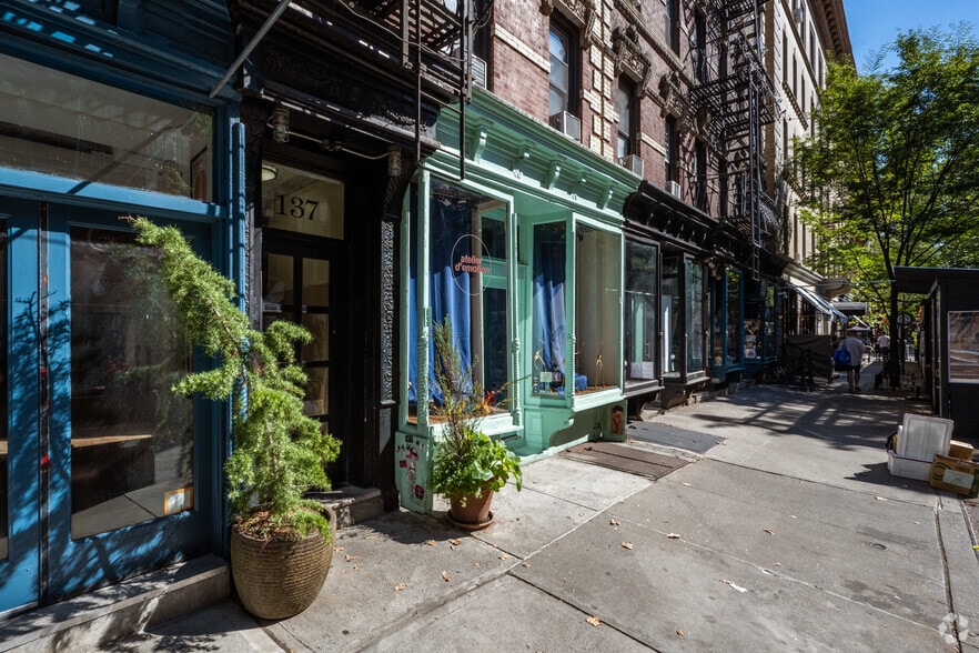 137 Sullivan St, New York, NY for lease - Building Photo - Image 3 of 4