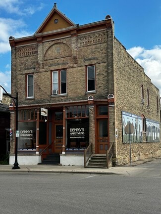More details for 118 W Lake St, Lake Mills, WI - Retail for Sale