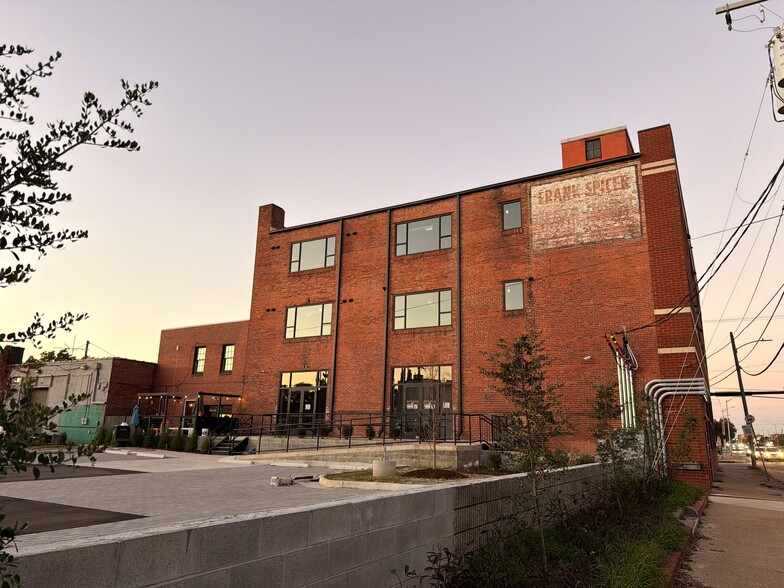 119 E Princess Anne Rd, Norfolk, VA à louer - Photo du bâtiment - Image 3 de 6