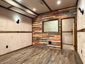 7949 Ajay Dr, Sun Valley, CA for lease Interior Photo- Image 1 of 8