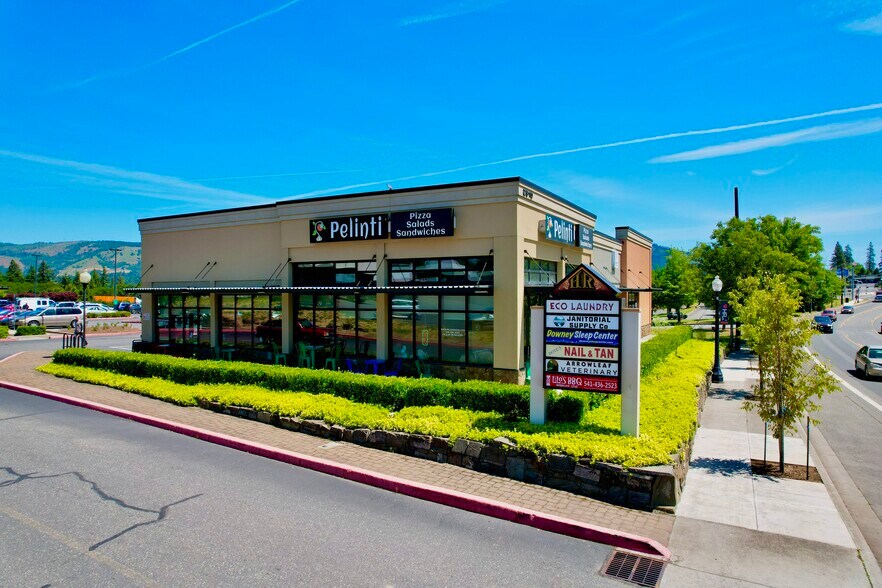 2910-2940 W Cascade Ave, Hood River, OR à louer - Photo du bâtiment - Image 2 de 7