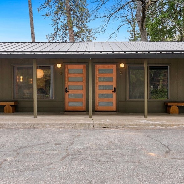 4727 Dunsmuir Ave, Dunsmuir, CA à vendre - Photo du bâtiment - Image 3 de 52