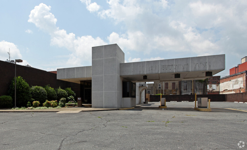 123 N Center St, Goldsboro, NC for lease - Building Photo - Image 3 of 5