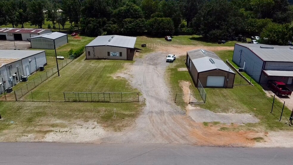 2000 E Murchison St, Palestine, TX à vendre - Photo du bâtiment - Image 2 de 37
