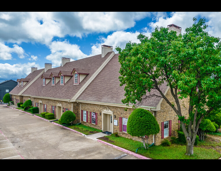 326 S Edmonds Ln, Lewisville, TX à louer - Photo du bâtiment - Image 1 de 8