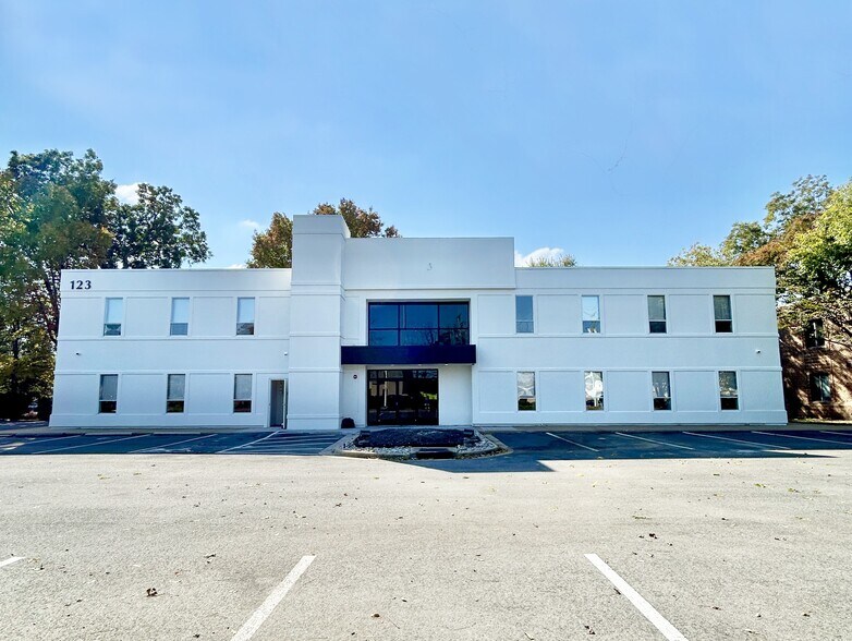 123 S Lynnhaven Rd, Virginia Beach, VA à louer - Photo du bâtiment - Image 3 de 32