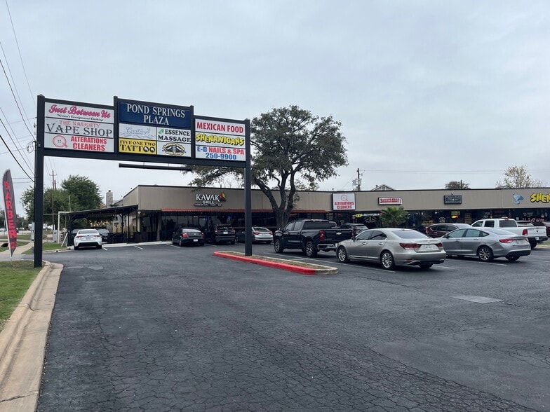 13233 Pond Springs Rd, Austin, TX à vendre - Photo du bâtiment - Image 3 de 14