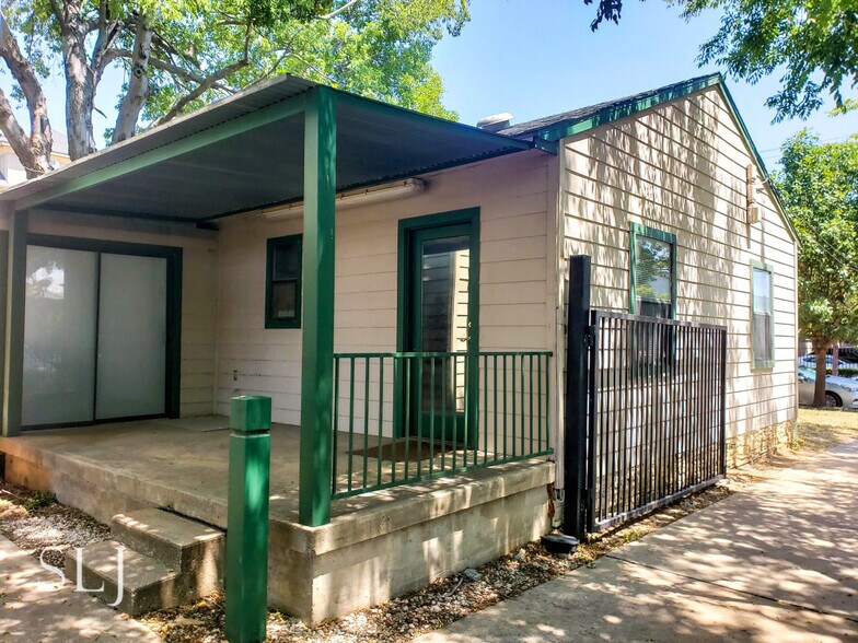 3519 Miles St, Dallas, TX à louer - Photo du bâtiment - Image 2 de 12
