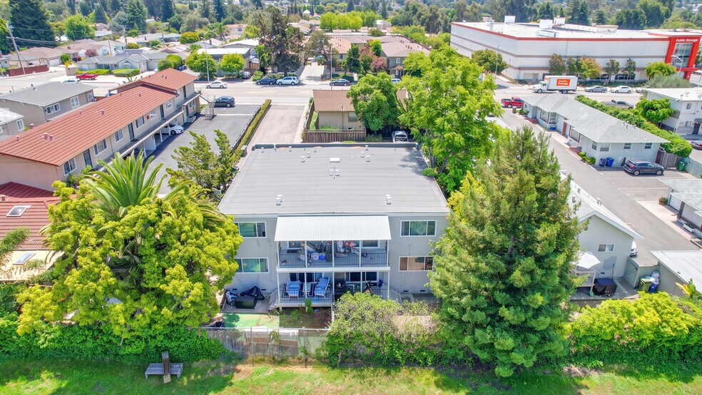 2536 Grove Way, Castro Valley, CA à vendre - Photo du bâtiment - Image 3 de 26