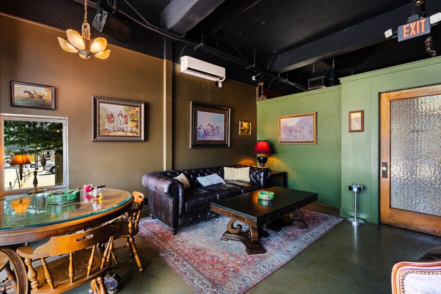 81 Coxe Ave, Asheville, NC à louer - Photo du bâtiment - Image 3 de 32