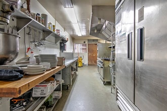 54905 N Circle Dr, Idyllwild-Pine Cove, CA for sale Interior Photo- Image 1 of 30