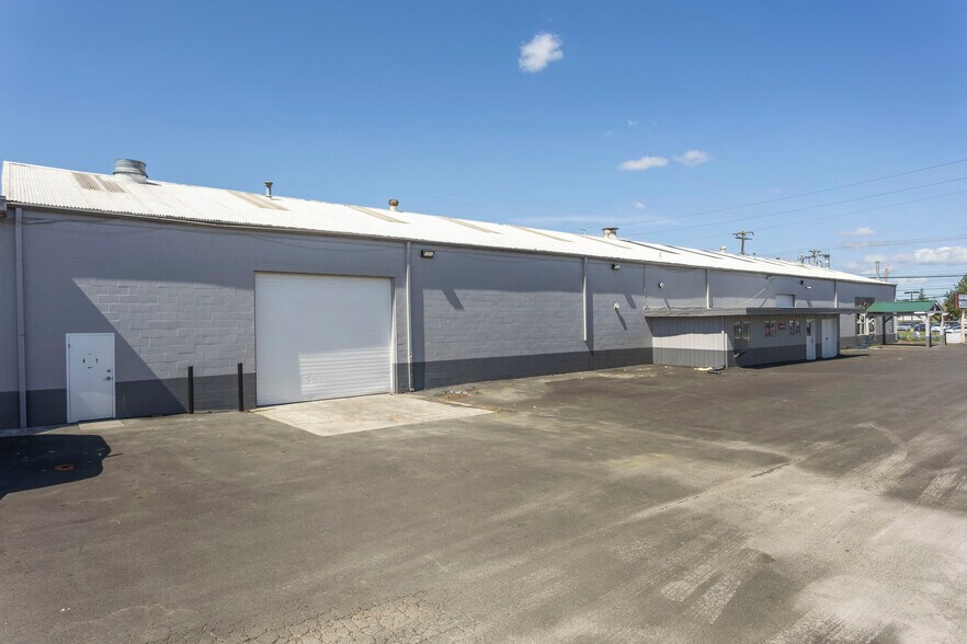 13940 - 13980 Tualatin Valley hwy, Beaverton, OR à louer - Photo du bâtiment - Image 2 de 4