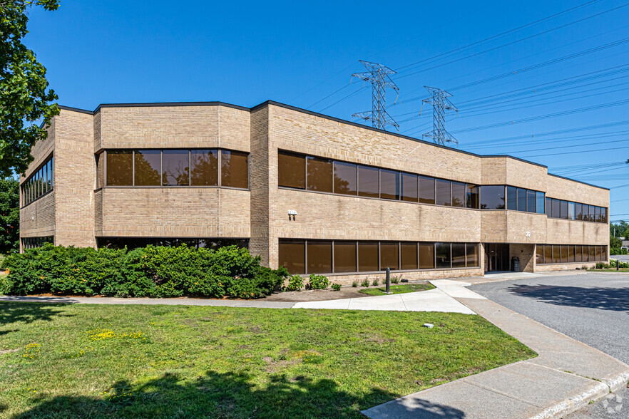 20 Colonnade Rd, Ottawa, ON à louer - Photo principale - Image 1 de 2