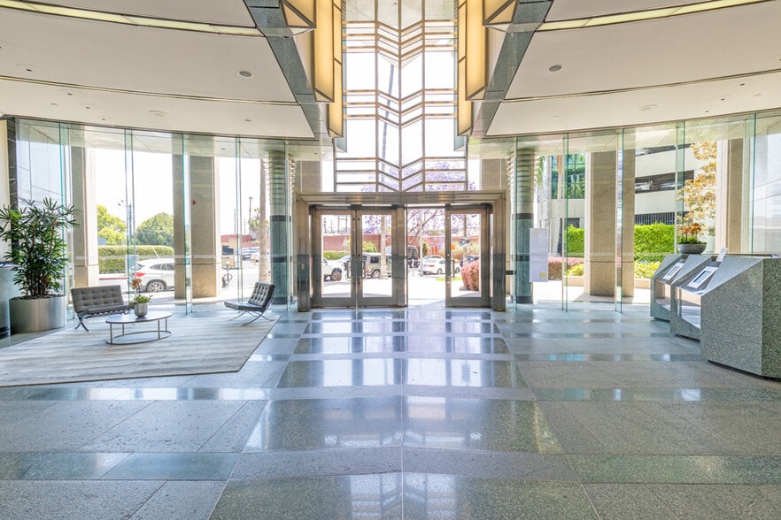 11400 W Olympic Blvd, Los Angeles, CA à louer - Photo intérieure - Image 3 de 3