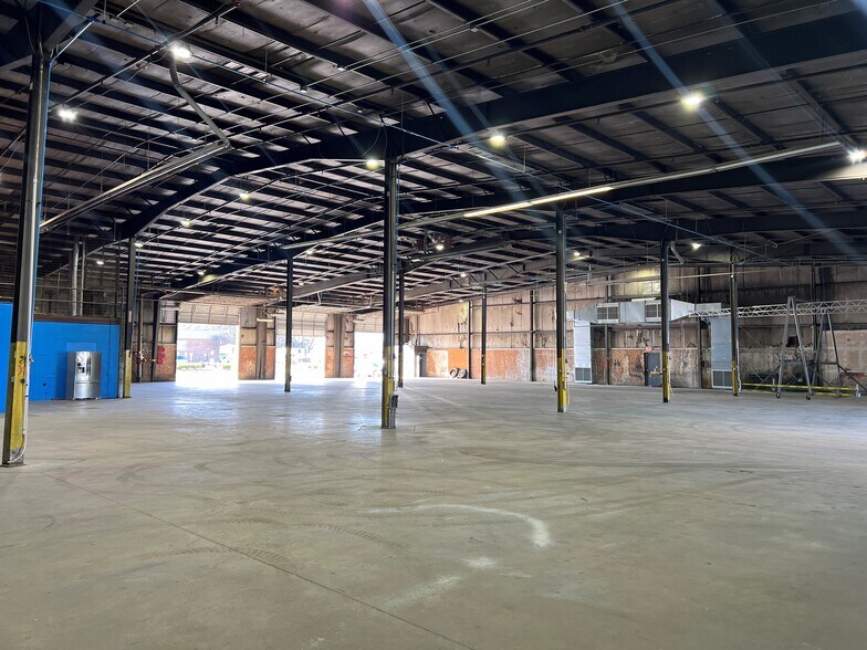 7700 Boeing Dr, Greensboro, NC à louer - Photo intérieure - Image 3 de 4