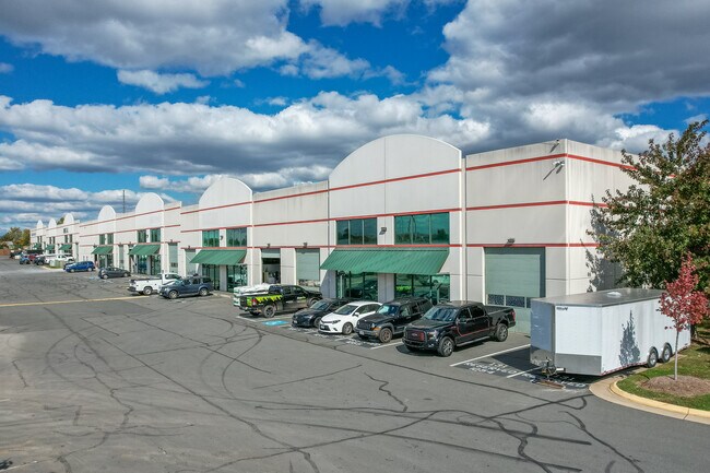 Plus de détails pour 11900 Livingston Rd, Manassas, VA - Industriel à vendre