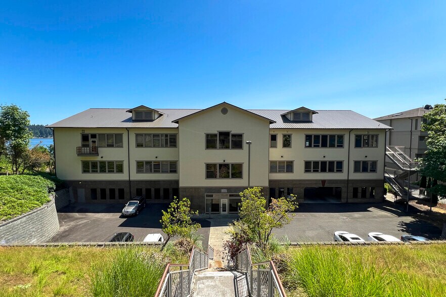 1115 W Bay Dr NW, Olympia, WA for lease - Building Photo - Image 2 of 6