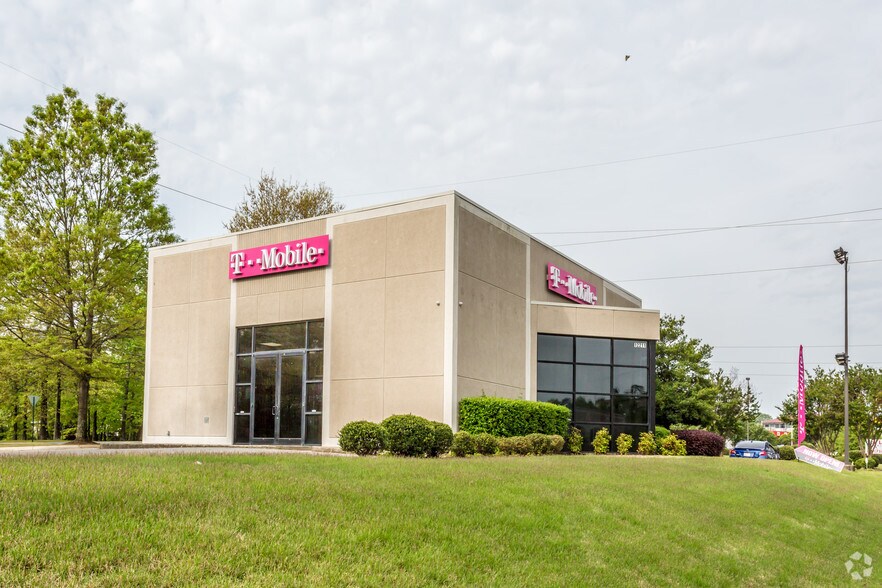 12211 W Markham, Little Rock, AR for sale - Primary Photo - Image 1 of 24