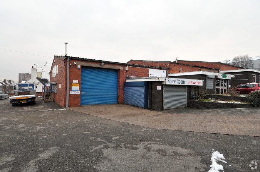 Waterfall Ln, Cradley Heath à louer - Photo principale - Image 1 de 4